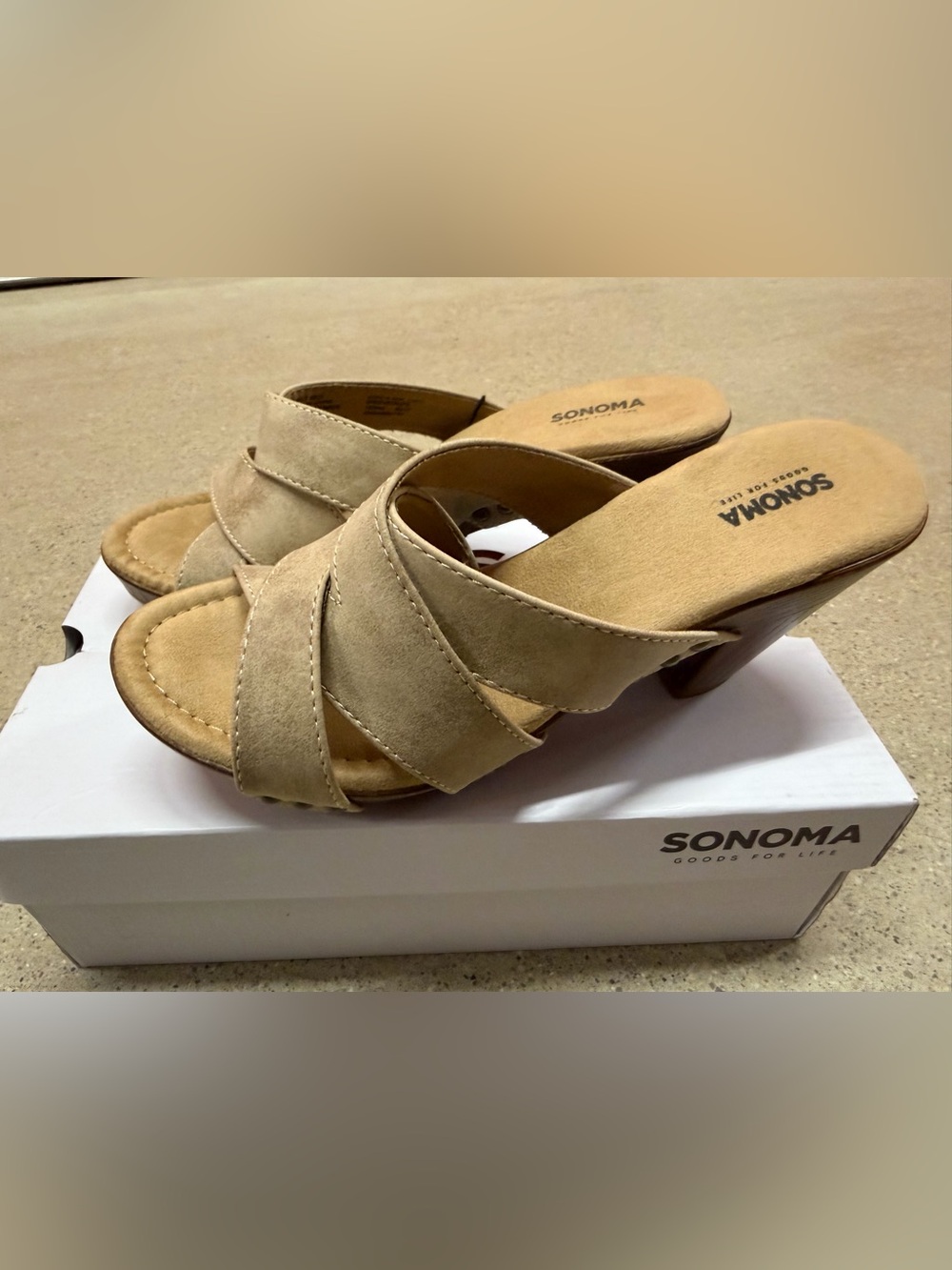 NWB Womens Sonoma Eva Sandal Taupe Suede Band Heel Open Toe Size 7